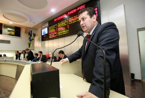  Ezequiel Júnior solicita recuperação de ponte sobre o rio Leitão
