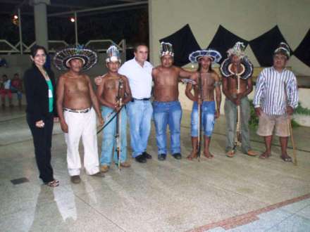 Dia do Índio é comemorado com evento na quadra poliesportiva da FIMCA