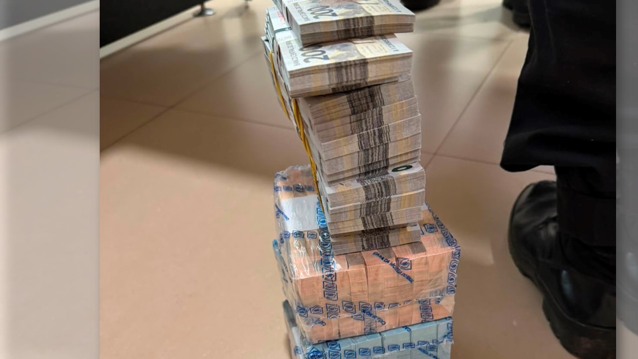 CAIXA DE DINHEIRO: PF apreende quase R$ 1 milhão em dinheiro e relógios de luxo em operação que mira a Assembleia de RO