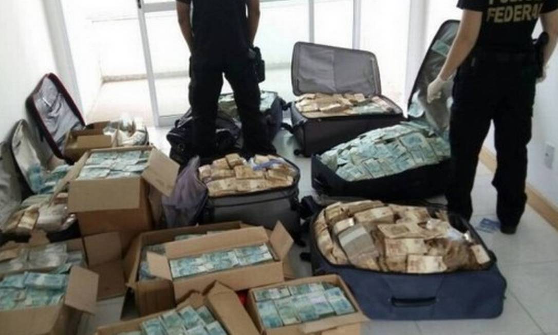 DINHEIRO VIVO: PF bate recorde e retira R$ 9,5 bilhões do crime organizado em 2025