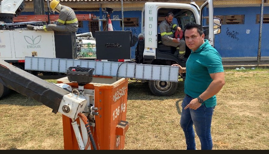 EDMILSON DOURADO: Refletores de LED são instalados no Campo Florestão a pedido do vereador