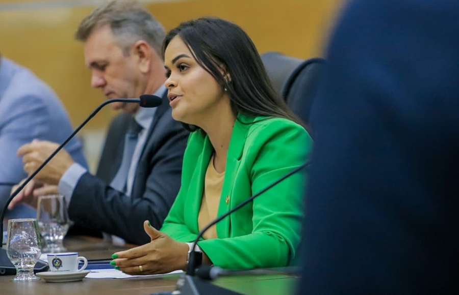 TAISSA SOUSA: Deputada propõe distribuição gratuita de uniforme para alunos com CadÚnico