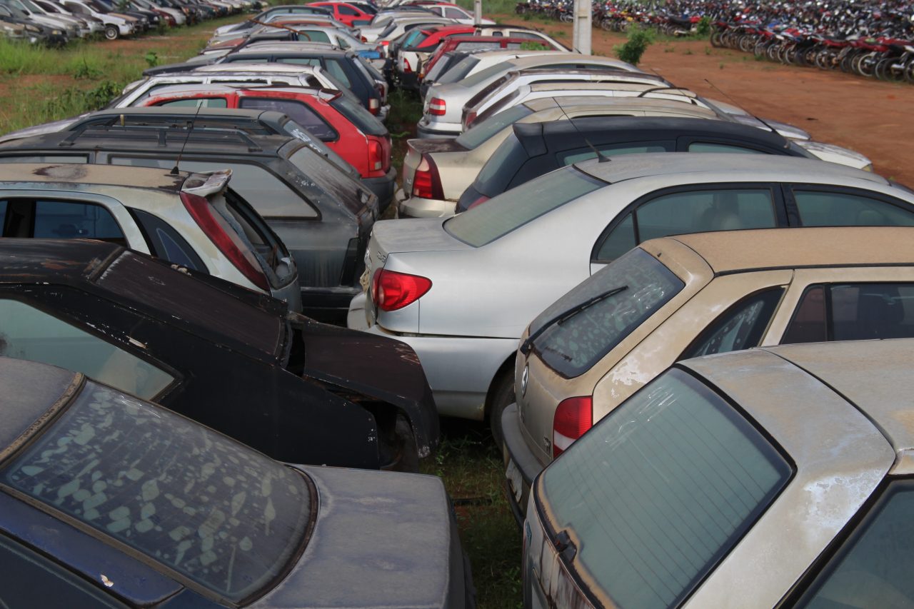 REFORÇO DA FROTA: Carros abandonados nos pátios do Detran serão doados para polícias e prefeituras 