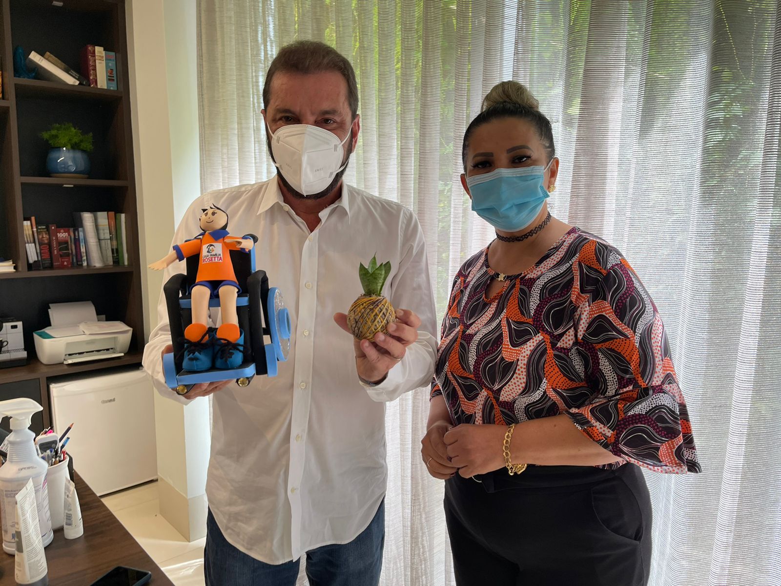 AÇÃO SOCIAL: Hildon Chaves doa R$ 10 mil para Casa Família Rosetta