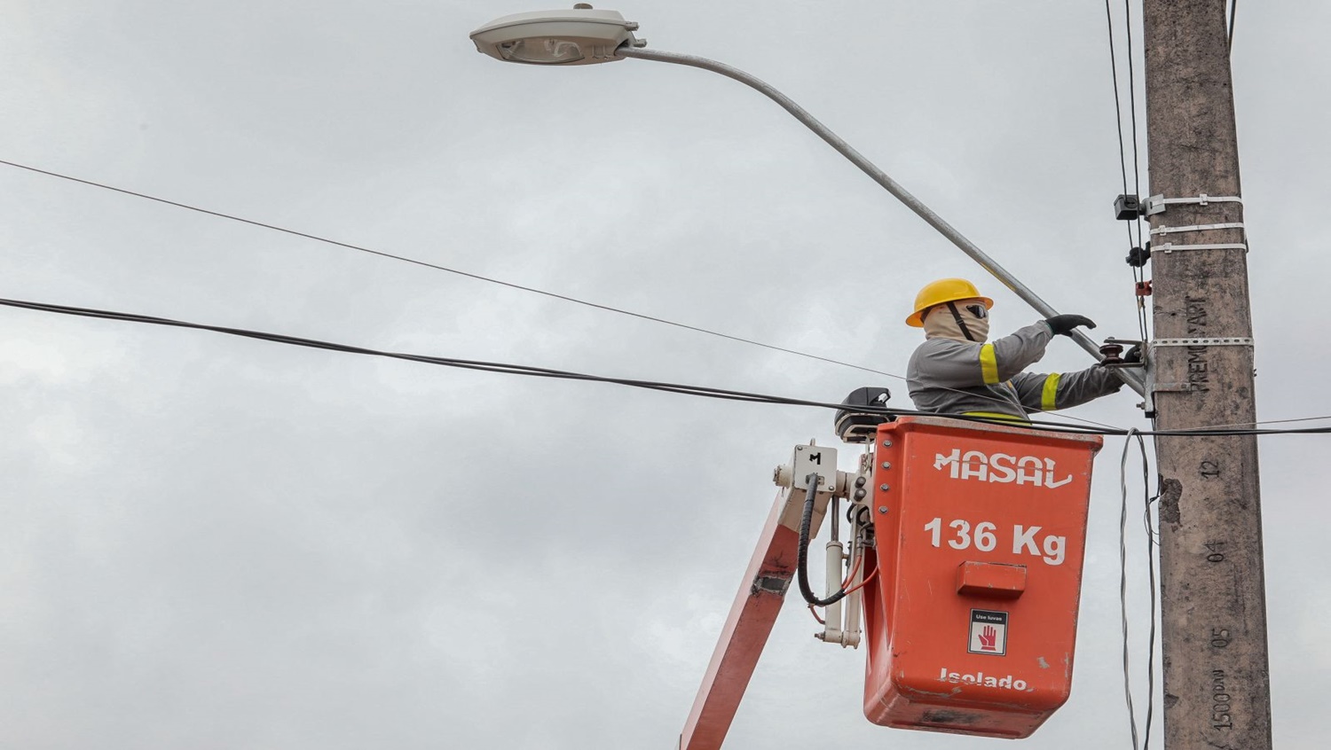 REDE ELÉTRICA: Período chuvoso obriga Porto Velho a diminuir ritmo de serviços
