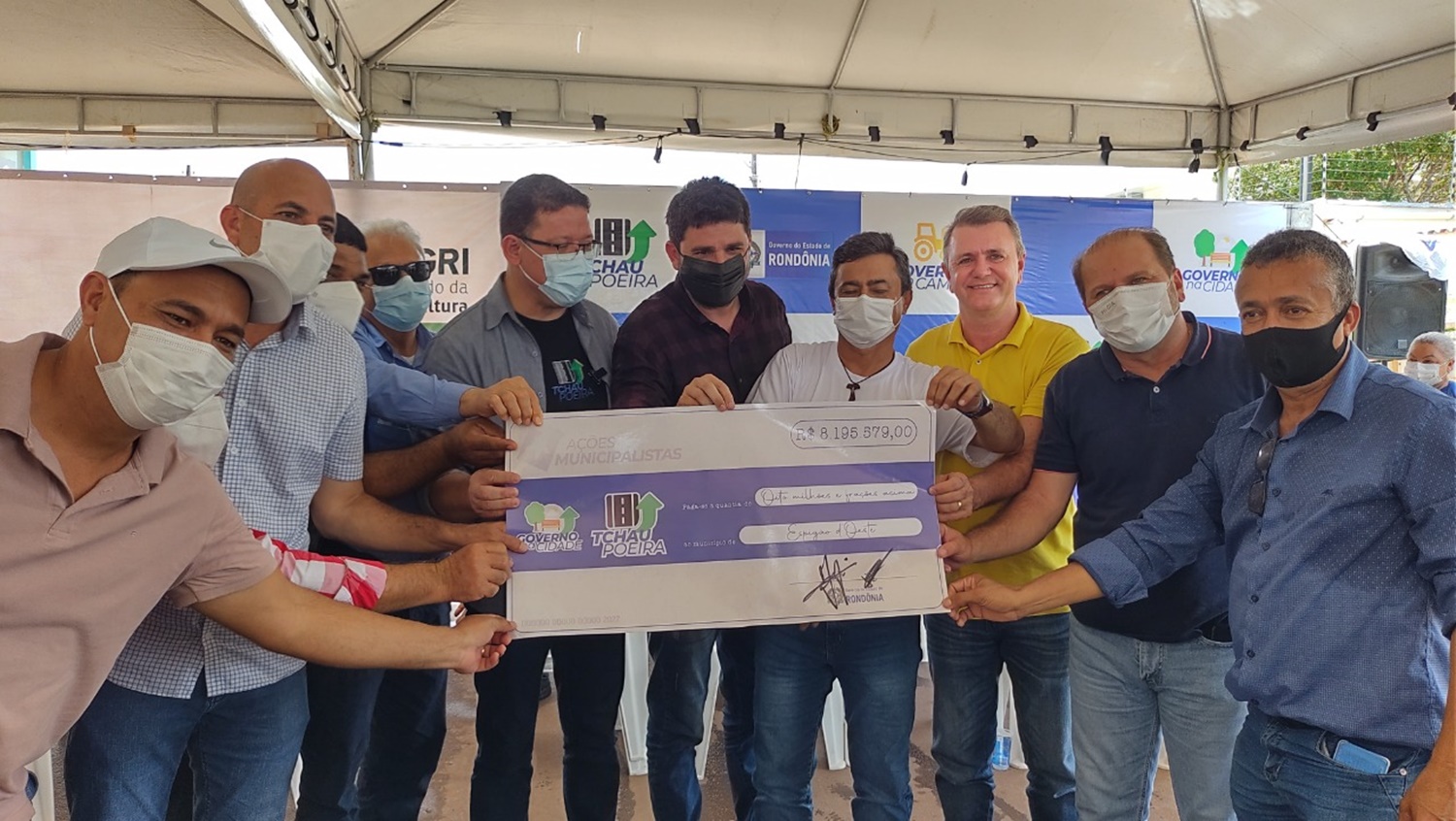 EM ESPIGÃO DO OESTE: Luizinho Goebel prestigia lançamento de projetos no município 