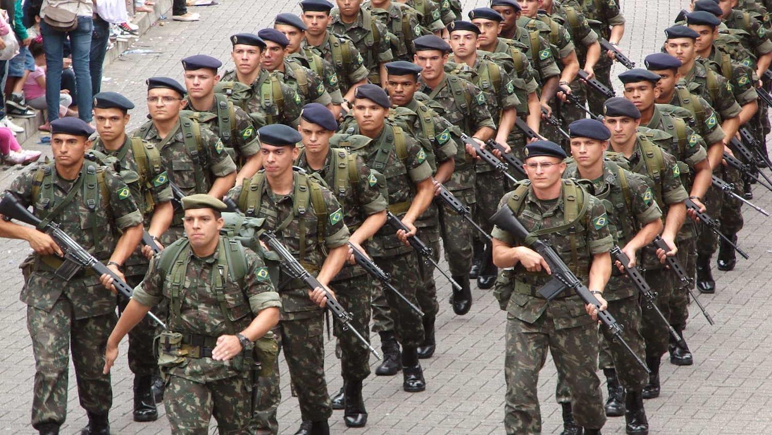440 VAGAS: Exército Brasileiro divulga retificação de Concurso Público 