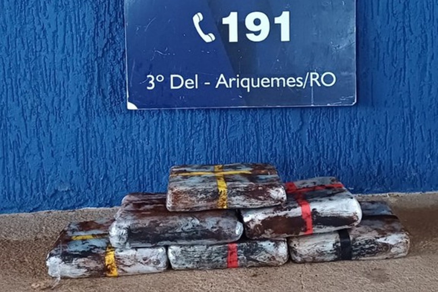 TRÁFICO: Em Ariquemes/RO, PRF detém mulher transportando 6 Kg de Skunk