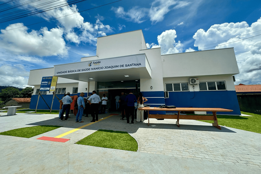 CRISTIANE LOPES: Deputada participa da entrega de UBS em Governador Jorge Teixeira