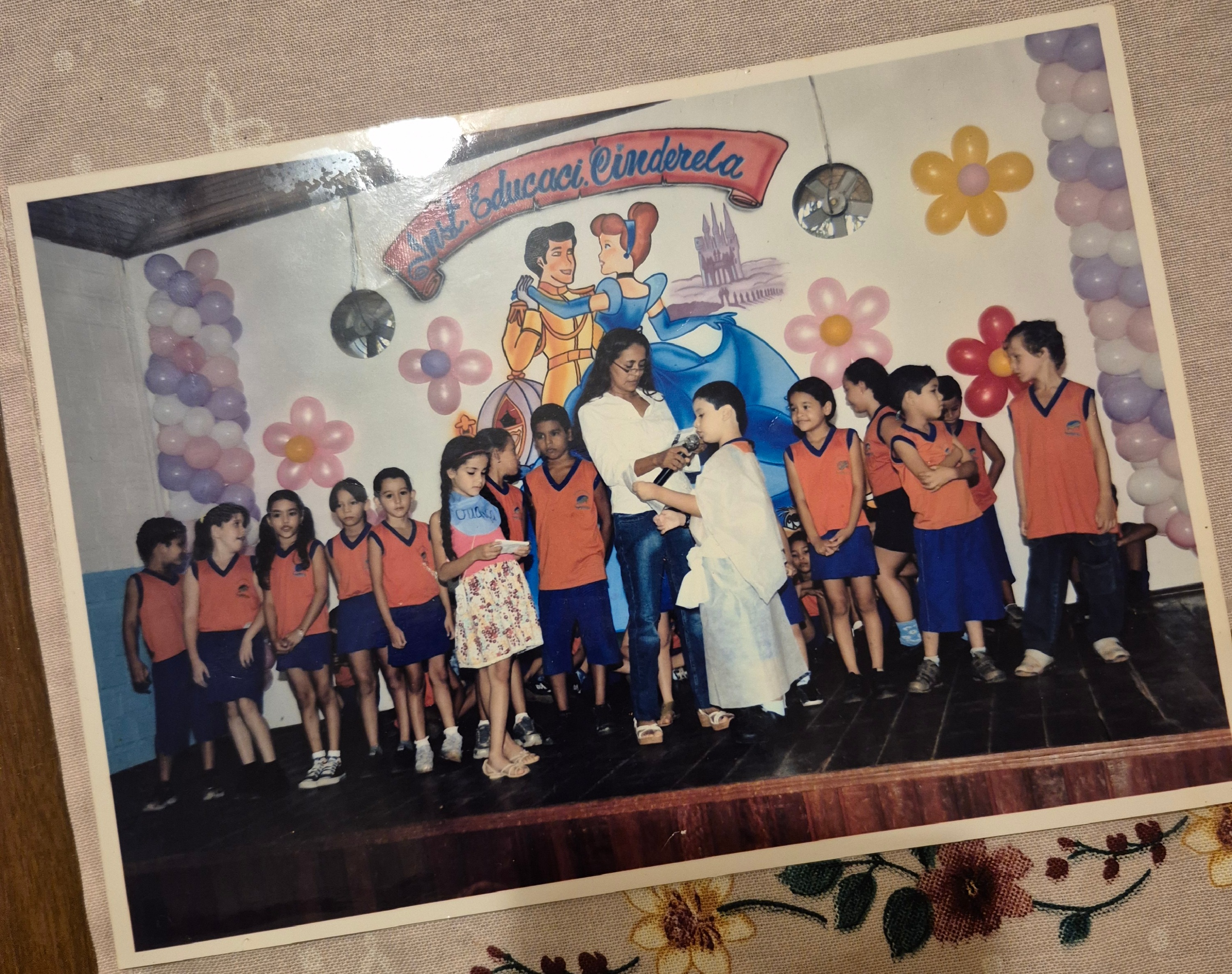 RETRATO DE MULHER: Leia o perfil 'Verônica Ribeiro - uma jornada de superação e dedicação à educação'