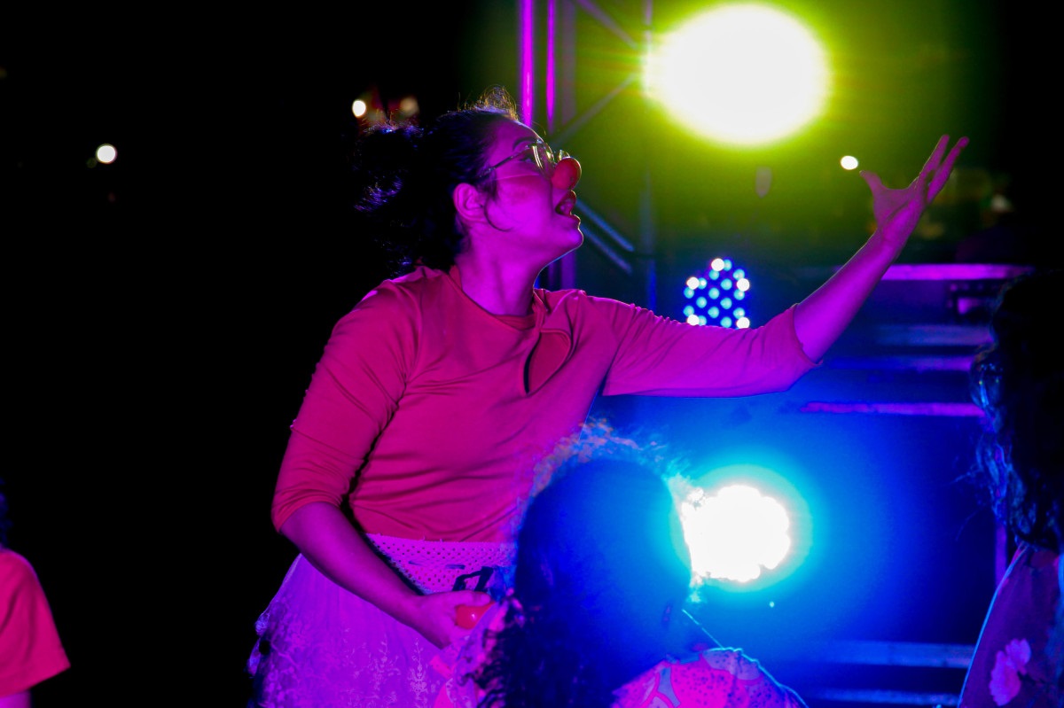 FUNCULTURAL: Arte no Entardecer é marcado por shows musicais e apresentações circenses