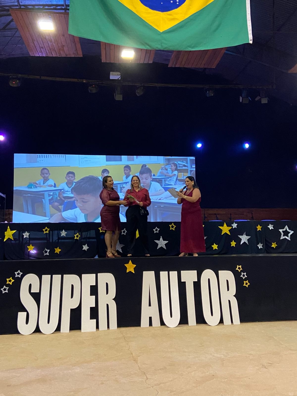 PROJETO SUPER AUTOR: Estudantes da Escola Felipe Rocha de Lima realizam noite cultural