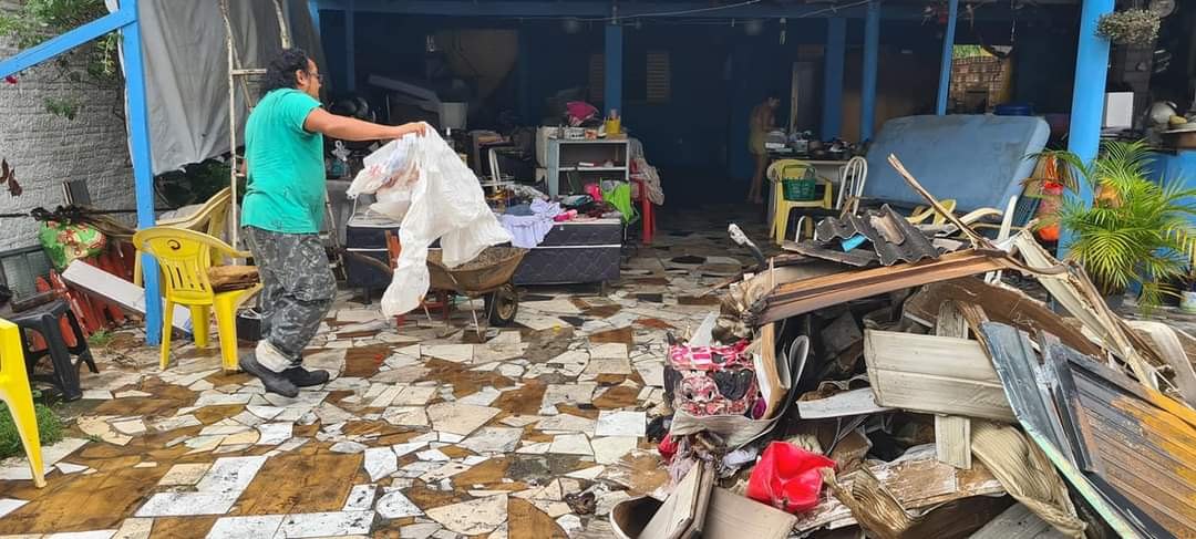 SOLIDARIEDADE: Família que teve casa incendiada recebe ajuda e começa reconstruir residência