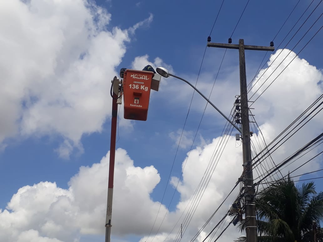 ILUMINAÇÃO: Emdur atende pedido de Alan Queiroz e beneficia bairro Costa e Silva