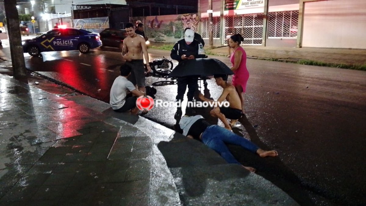 NA ALEXANDRE: Motoboy de delivery avança preferencial e provoca acidente no Centro 