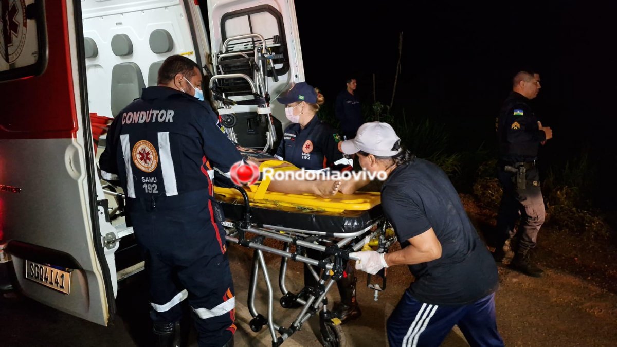 URGENTE: Carro capota na BR-319 após mulher perder controle da direção 