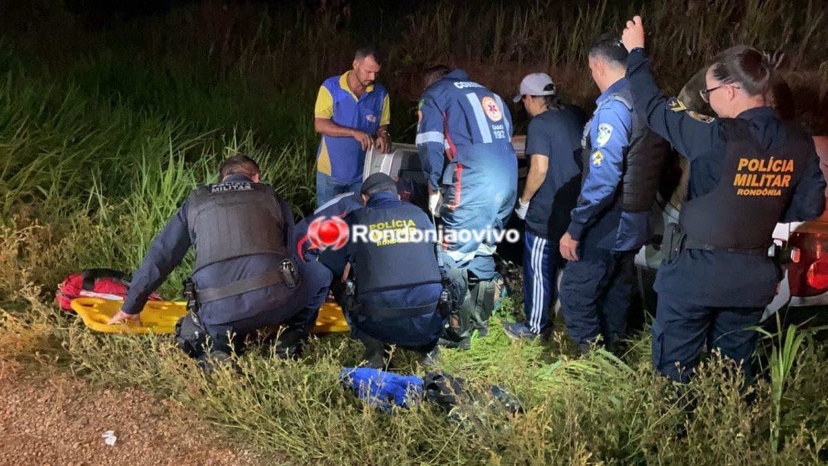 URGENTE: Carro capota na BR-319 após mulher perder controle da direção 