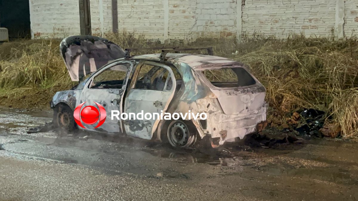 SINISTRO: Carro é destruído por incêndio em avenida de Porto Velho 