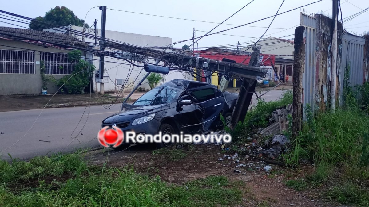 DESGOVERNADO: Motorista destrói poste com carro e foge após deixar população sem energia 