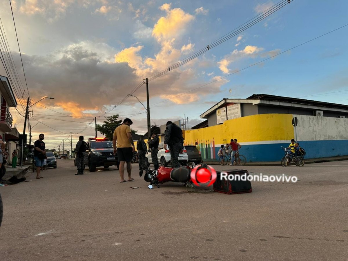 VÍDEO: Motoboy sofre fratura exposta em grave acidente na frente de escola
