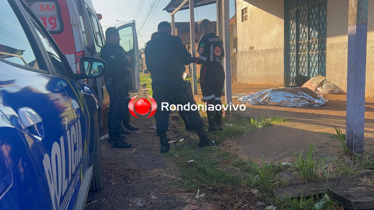 VÍDEO: Homem é assassinado brutalmente na calçada de comércio 