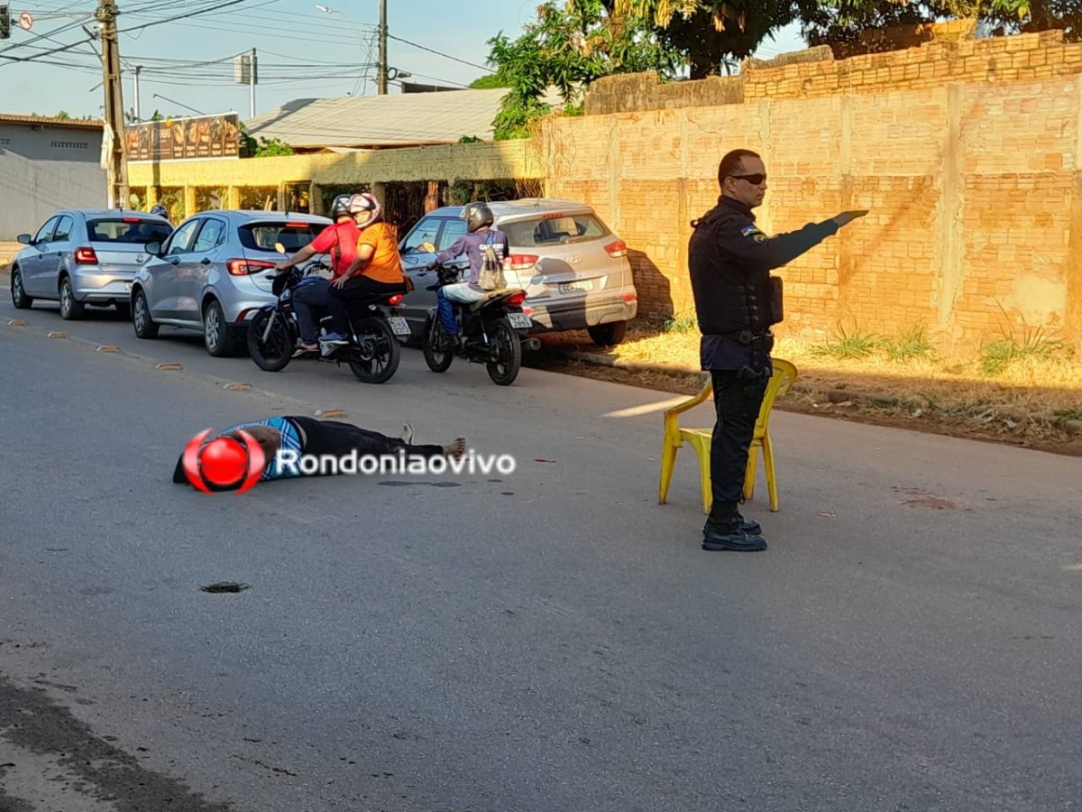 URGENTE: Mulher fica ferida após moto atingir traseira de carro parado 