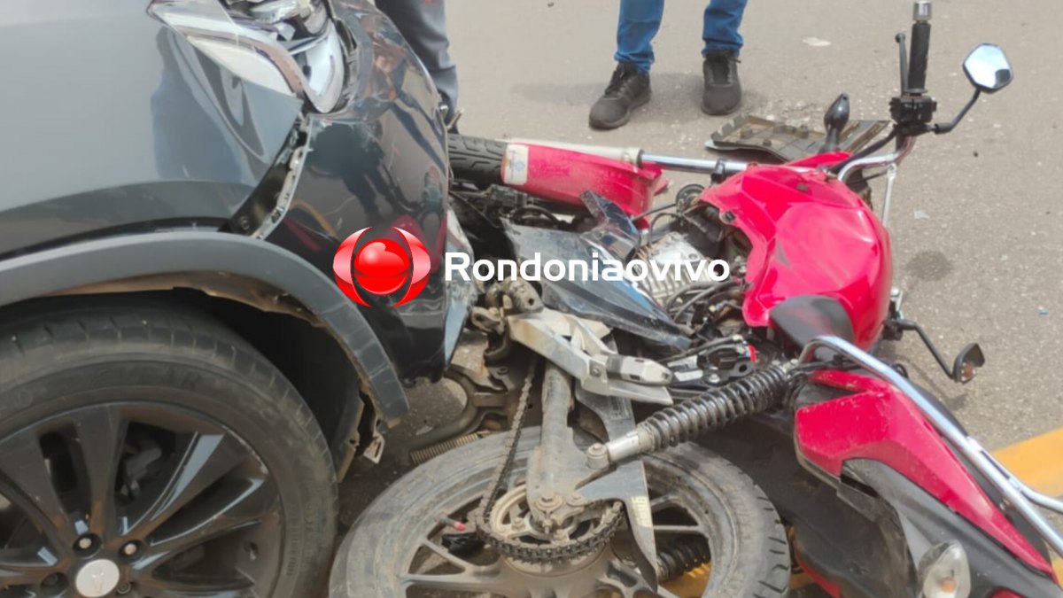 IMPRUDÊNCIA: Moto aplicativo é atropelado por carro Tracker dirigido por mulher no Centro 