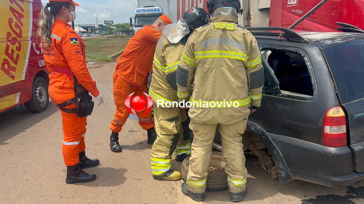 VÍDEO: Motorista fica preso nas ferragens em grave capotamento na BR-364 