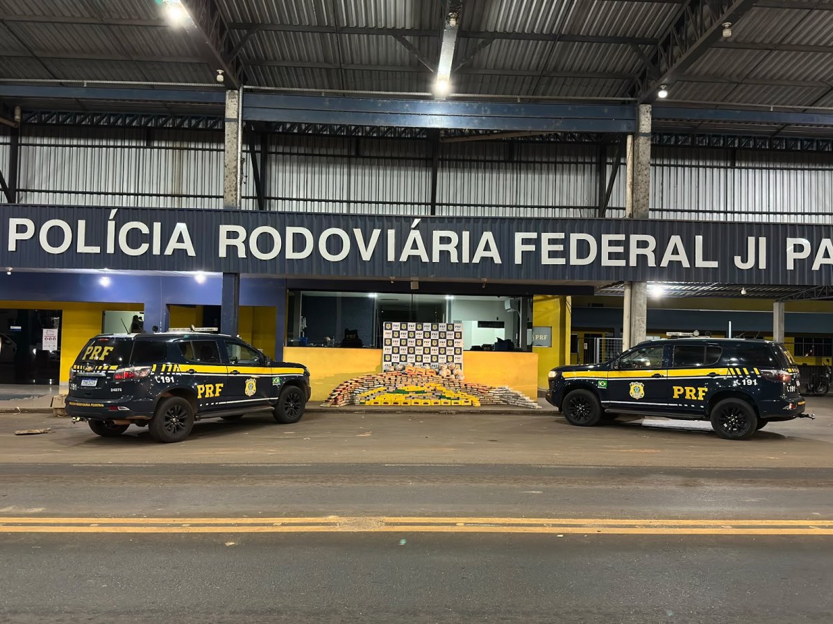 MAIS DE MEIA TONELADA: Caminhoneiro é preso com 625 quilos de skunk e cocaína na BR-364