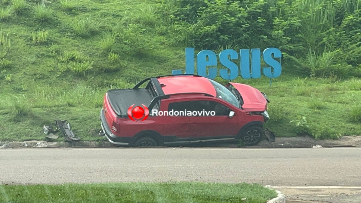VÍDEO: Forte batida entre carros é registrada no viaduto em Porto Velho