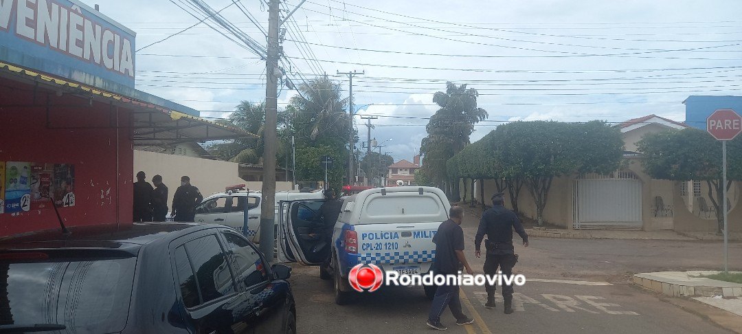 GOLPES DE FACÃO: Para escapar da morte, homem sai correndo desesperado e pede socorro em comércio