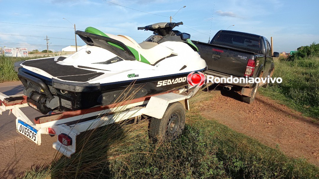 VEJA VÍDEO: Mulher colide em caminhonete e fica em estado grave na BR-364