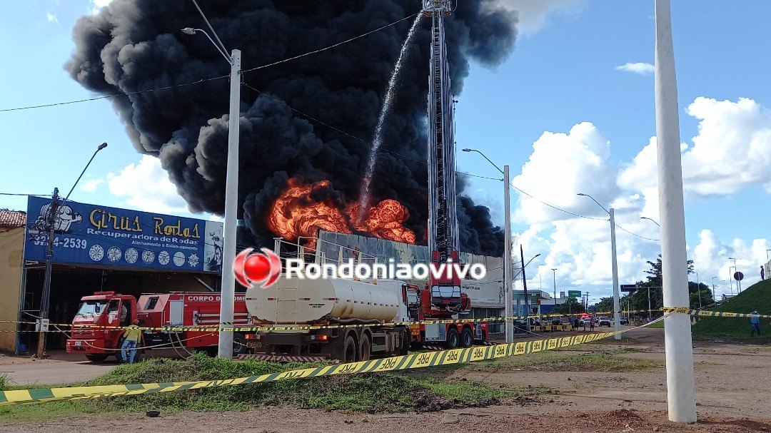 DESTRUIÇÃO: Com apoio do Exército, Bombeiros controlam incêndio em loja