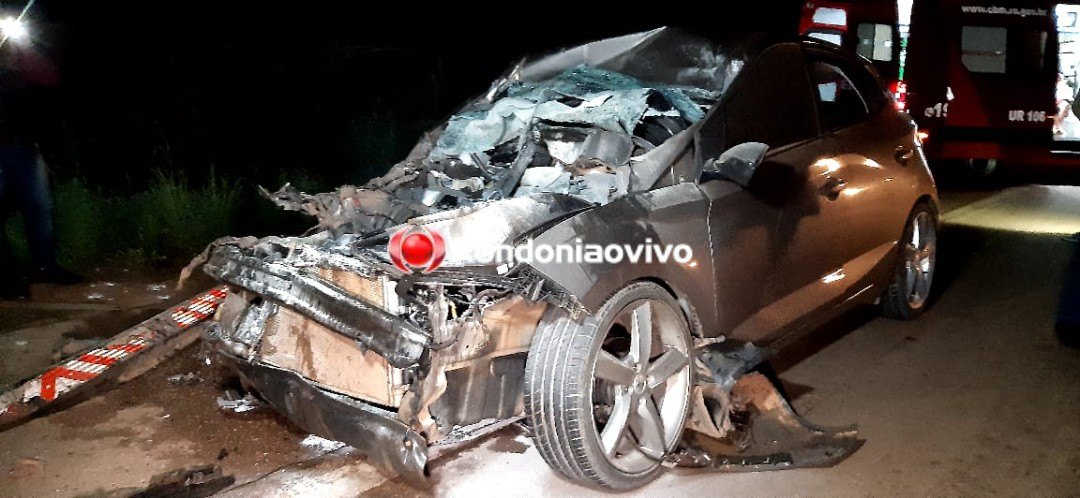 CARRO DESTRUÍDO: Crianças e adultos ficam feridos em grave acidente com caçamba na BR-364
