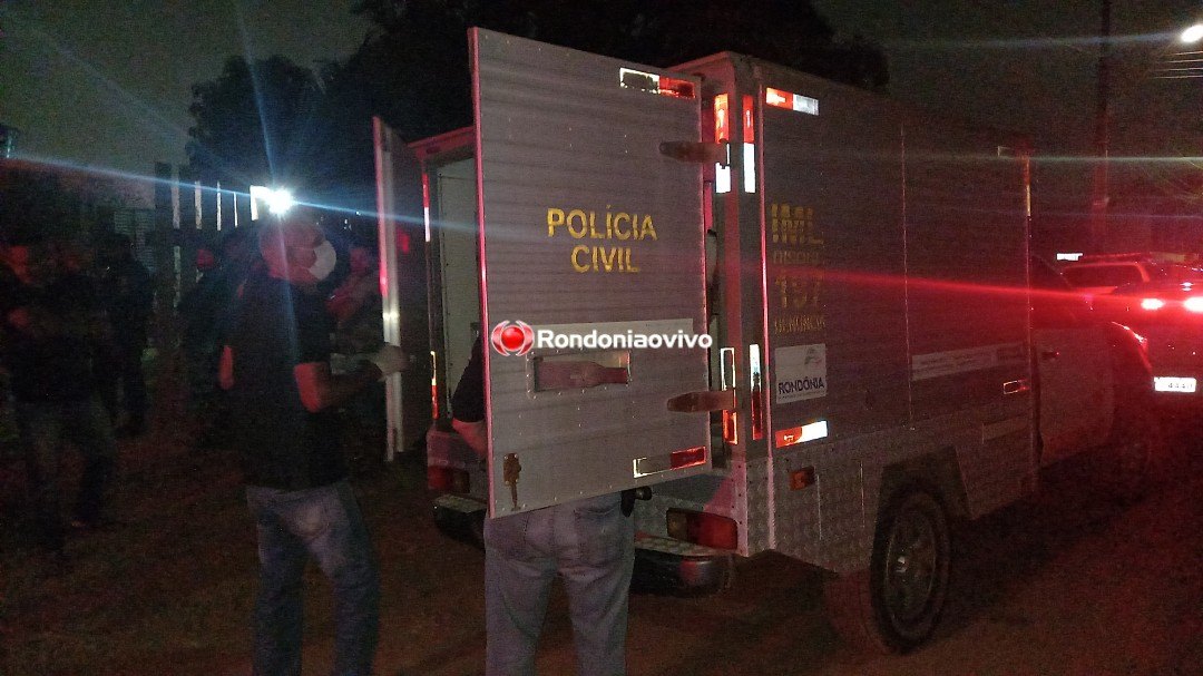 VÍDEO: Três jovens são executados a tiros dentro de residência na zona Leste da capital