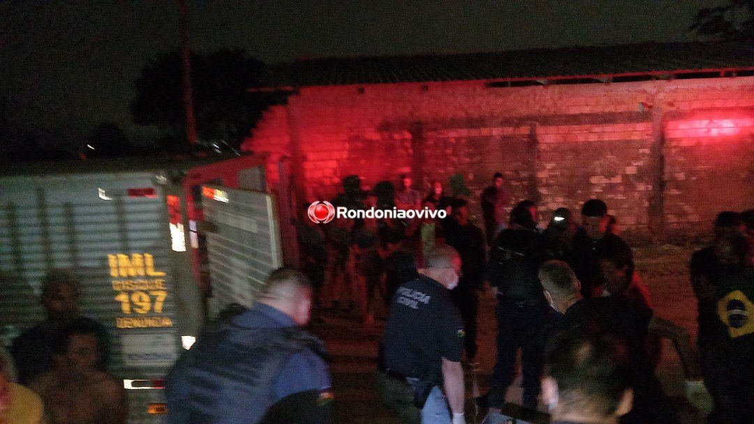 VÍDEO: Três jovens são executados a tiros dentro de residência na zona Leste da capital