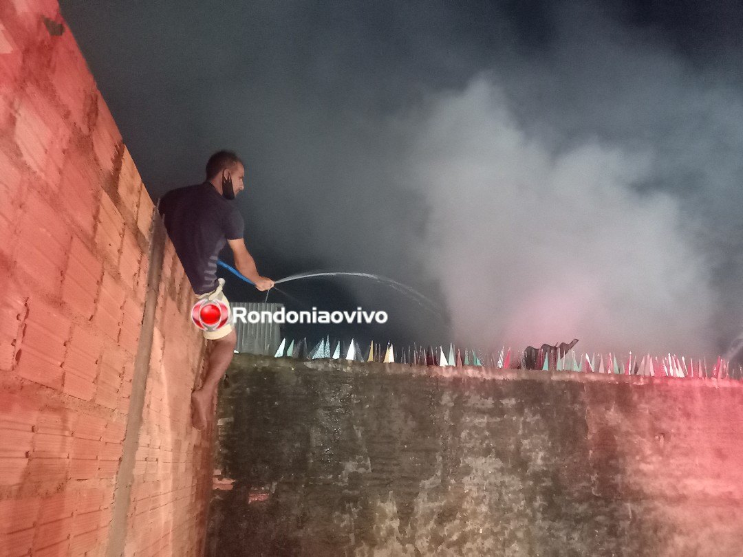 ASSISTA: Residência é destruída por incêndio na região Sul da capital