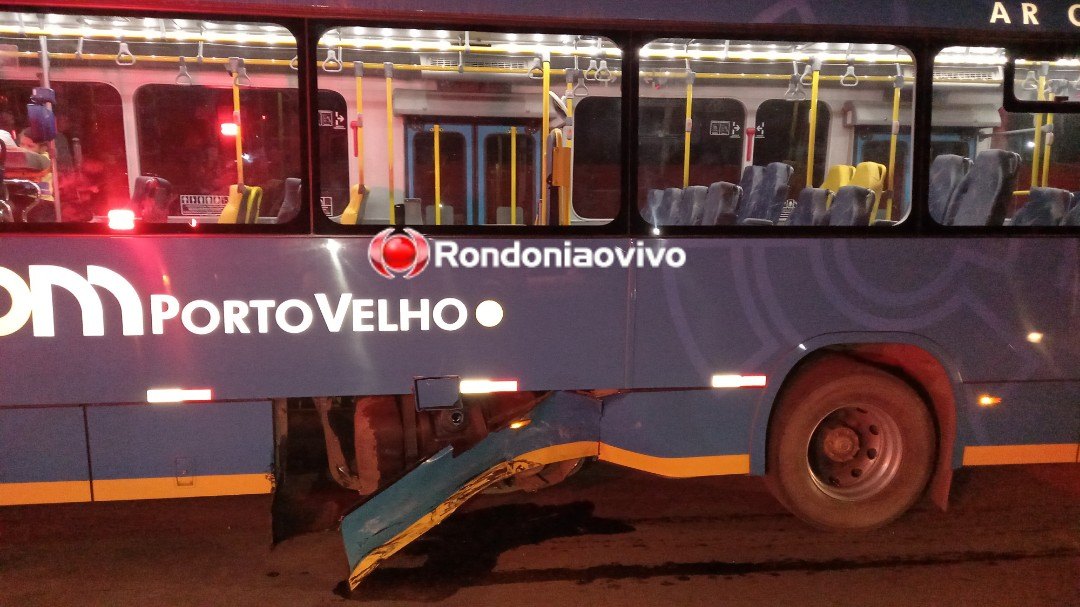 ASSISTA: Colisão grave entre carro e ônibus deixa mulher ferida