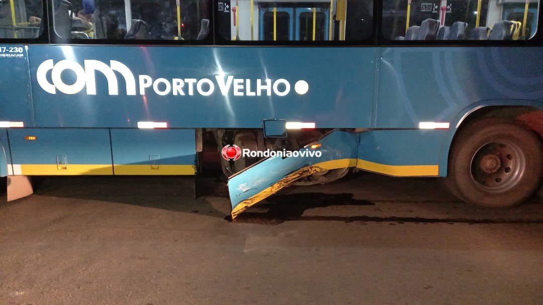 ASSISTA: Colisão grave entre carro e ônibus deixa mulher ferida