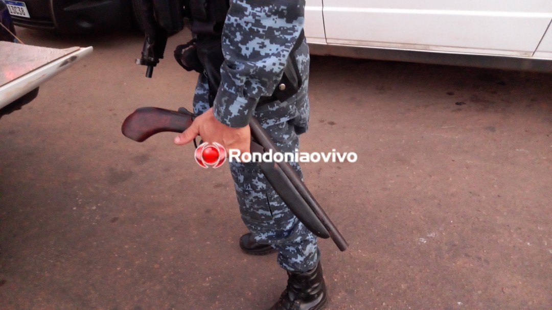 DENTRO DE CARRO: Quadrilha que planejava assaltos é presa armada com escopeta