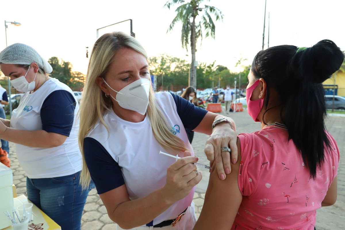 PORTO VELHO: 6° drive-thru da vacinação contra covid-19 é realizada com sucesso