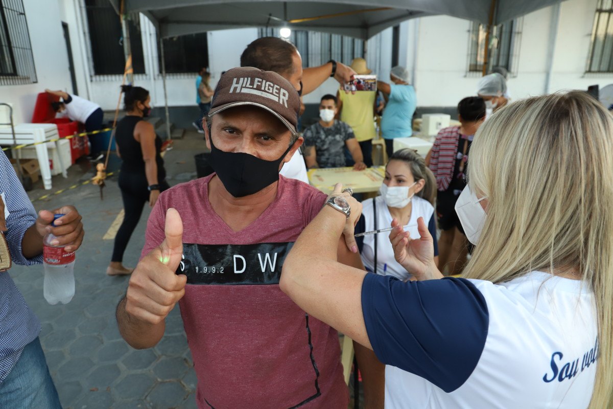 PORTO VELHO: 6° drive-thru da vacinação contra covid-19 é realizada com sucesso