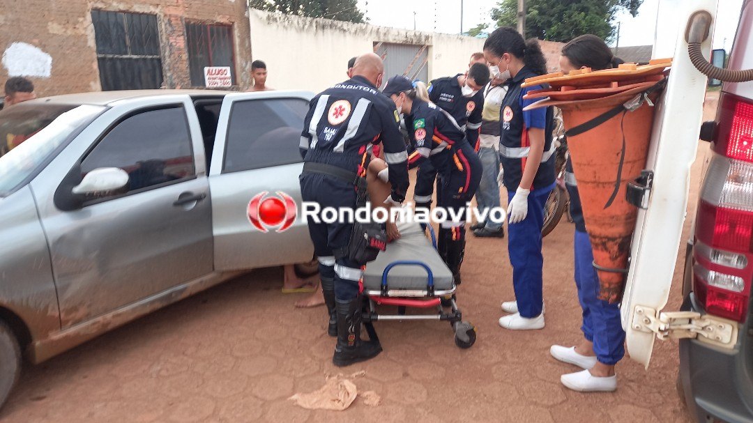 VÍDEO: Jovem tem casa invadida por quadrilha e é baleado na frente do filho