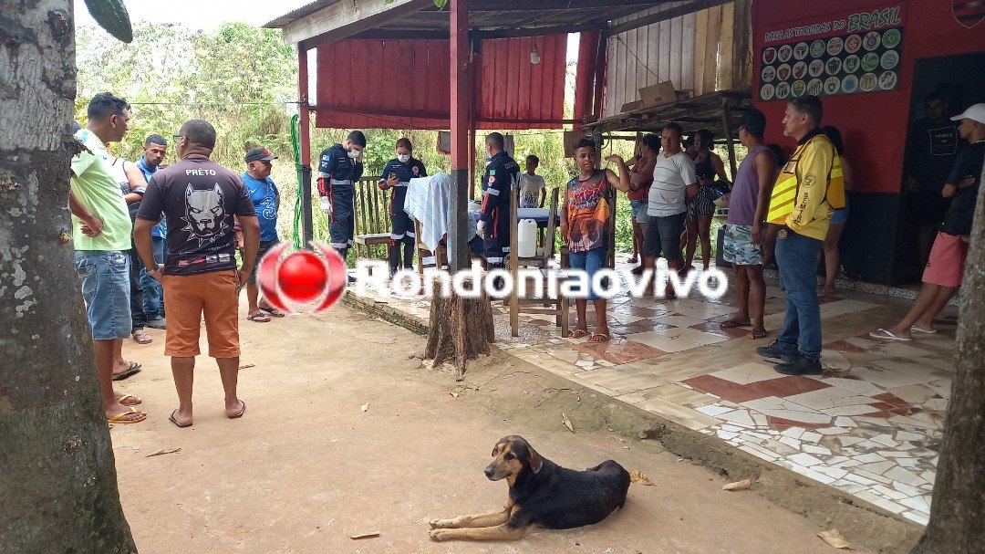 VEJA VÍDEO: Homem é morto a tiros em mesa de jogo de baralho na zona Leste da capital