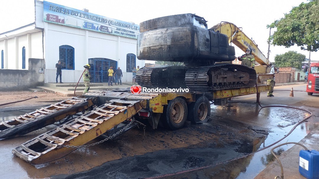 CURTO CIRCUITO: Escavadeira da prefeitura é destruída por incêndio na zona Leste