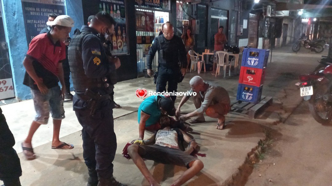 VÍDEO: Homem fica em estado grave ao ser atacado a golpes de facão