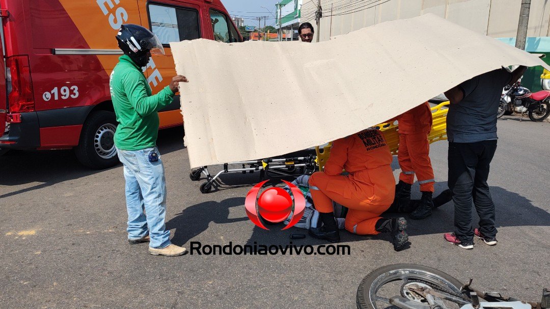 VÍDEO: Motociclista sofre grave acidente após colidir em carro que avançou a preferencial