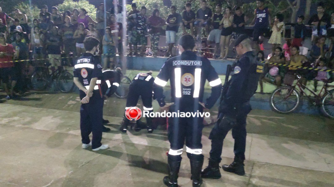 QUATRO TIROS: Polícia identifica jovem morto em praça na zona Leste