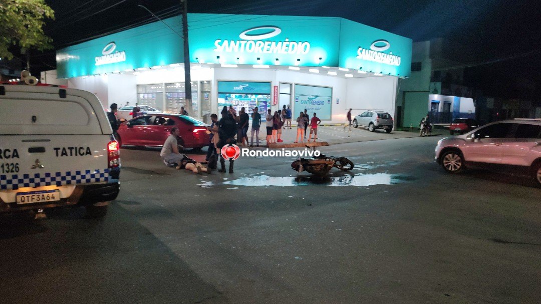 ASSISTA: Mulher em moto fica em estado grave após colisão com ônibus