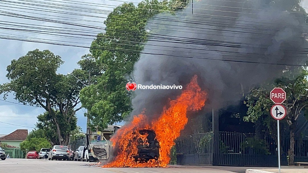 ASSISTA: Jeep é destruído por incêndio no Centro de Porto Velho